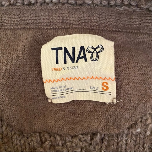 TNA Aritzia XS/S zip front cable sweater mocha - Picture 7 of 8